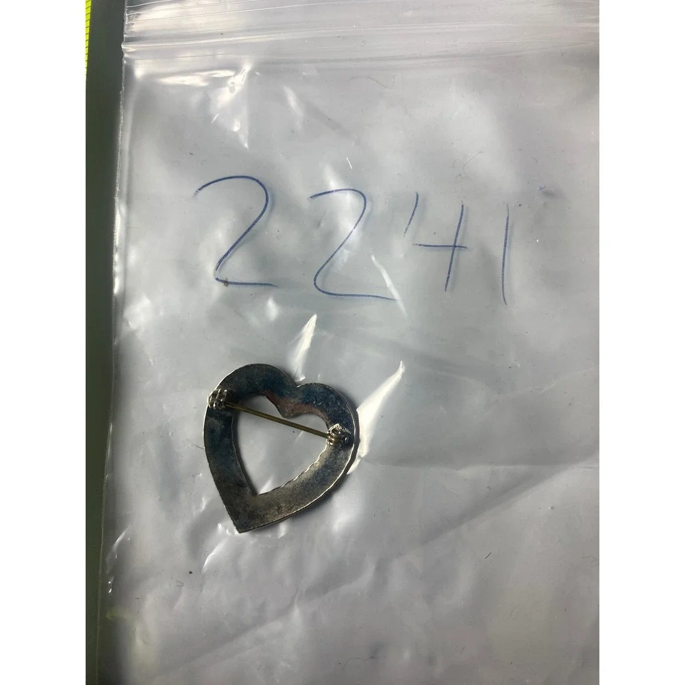 Vintage Silver Tone Open Heart Brooch Pin Textured Ribbed Edge Love Valentine